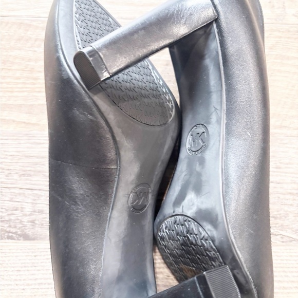 MICHAEL MICHAEL KORS Abbi Flex Leather Pump - Picture 4 of 8